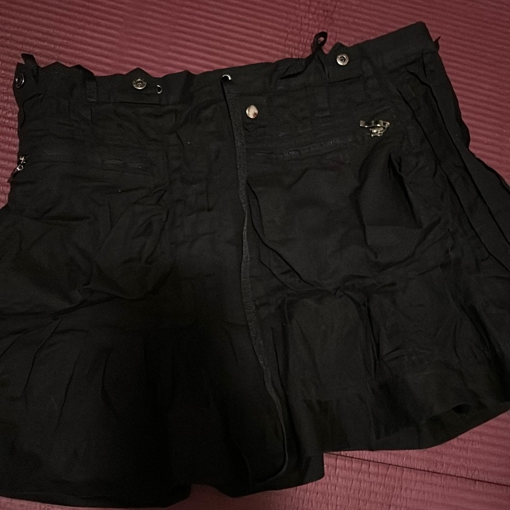 Black midi skirt